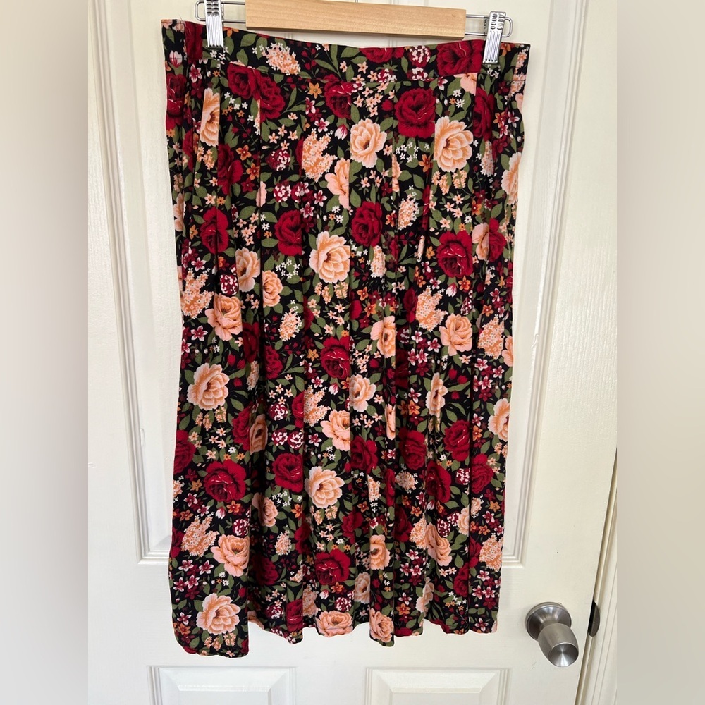 Worthington Vintage Floral Pleated Midi Skirt Black Red Roses 12P